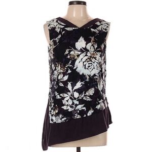 Simply Vera Vera Wang.
Size L Sleeveless Blouse